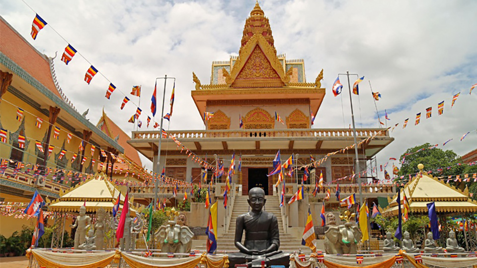 10 attractive tourist attractions in Phnom Penh that must be visited.